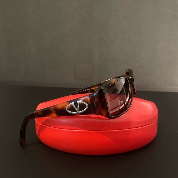 Valentino sunglasses 🕶️ - Picture 2 of 3